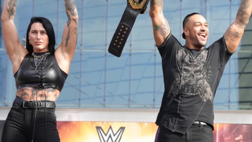 Damian Priest dice que él y Rhea Ripley podrían ganar títulos en parejas de la WWE juntos