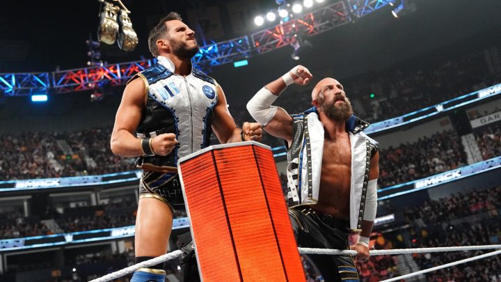 El bricolaje explota, las ganancias callejeras provocan un cambio mientras la lucha por el título de parejas de WWE SmackDown termina en caos