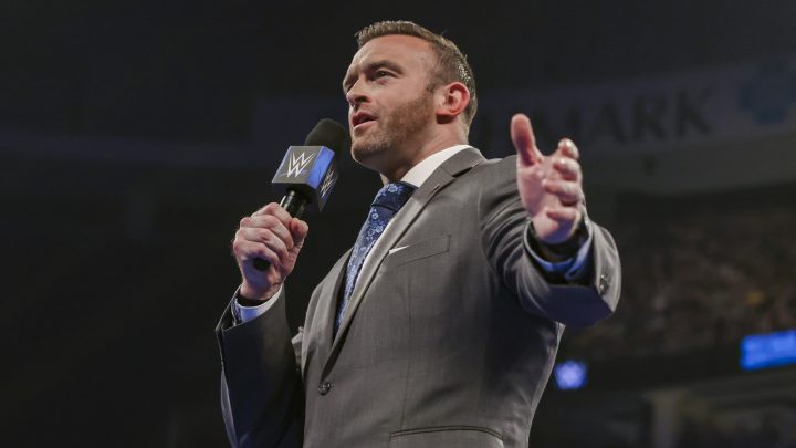 El gerente general de WWE SmackDown, Nick Aldis, presenta oficialmente el nuevo campeonato femenino de los Estados Unidos