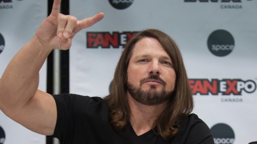 Eric Bischoff compara el viaje de la estrella de la WWE AJ Styles con la ex estrella de la WCW con 'Balls'