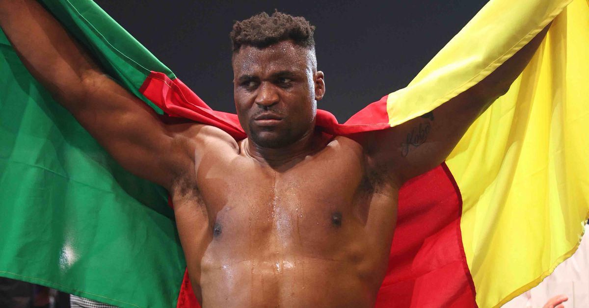 Francis Ngannou da la bienvenida a la pelea de Jon Jones, el CEO de PFL pregunta: "¿UFC quiere dar un paso al frente o no?"