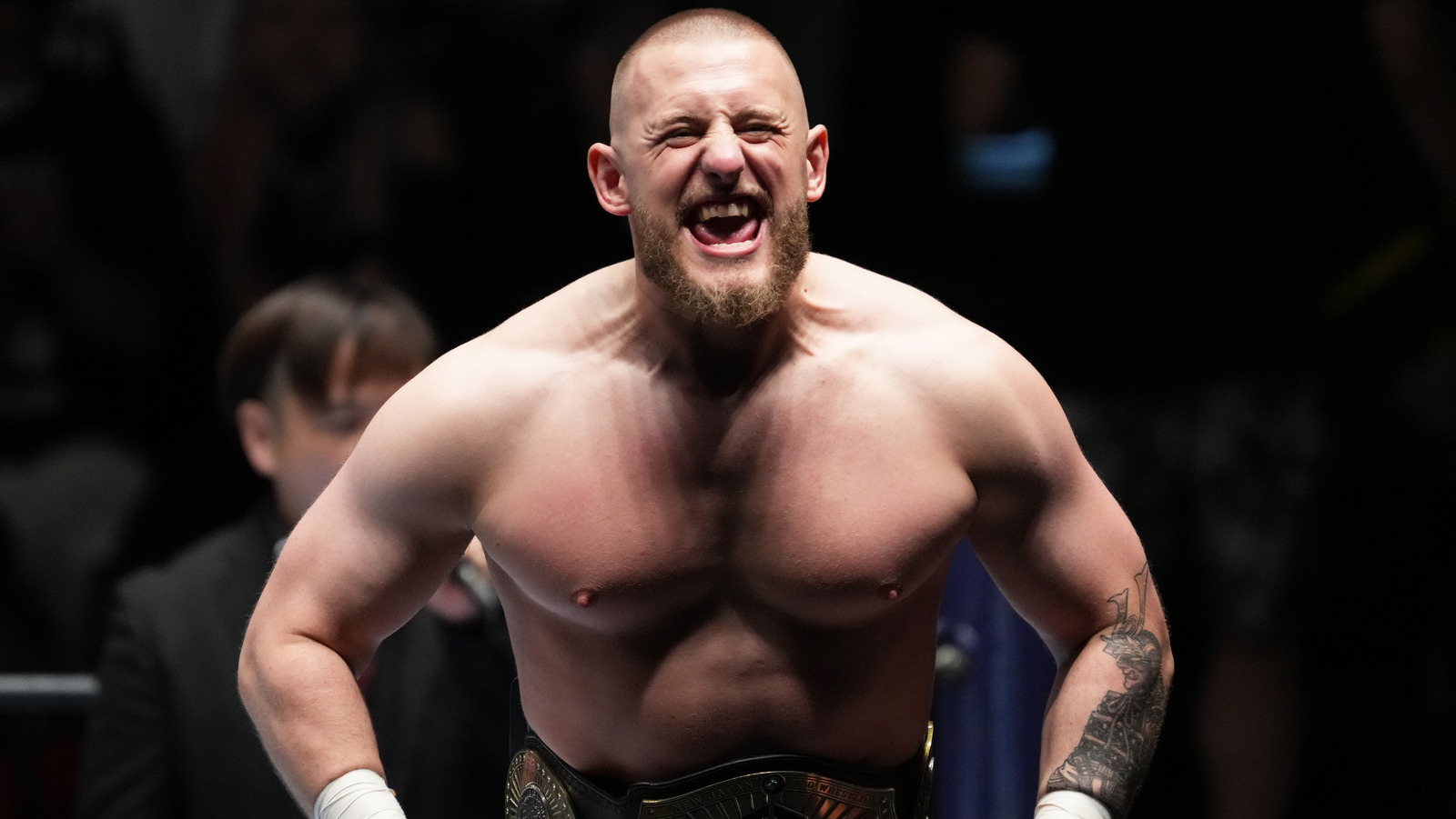 Gabe Kidd de NJPW se enoja con Kenny Omega de AEW después de un altercado detrás del escenario