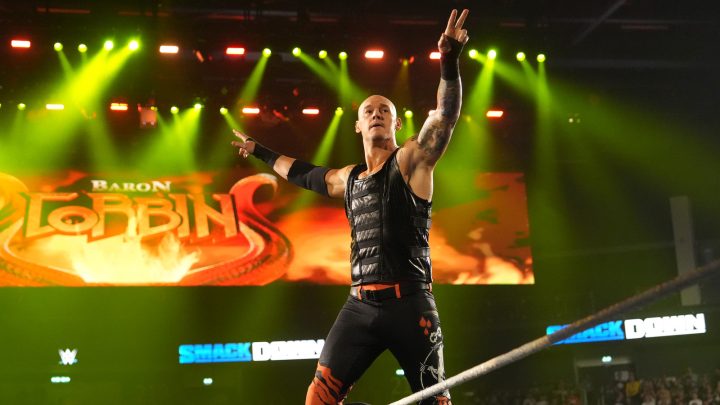 La ex estrella de la WWE, Baron Corbin, comenta sobre la respuesta de los fanáticos a su liberación