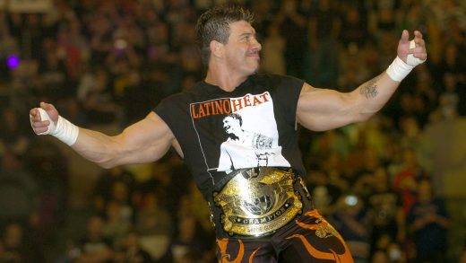 Los luchadores rinden homenaje al miembro del Salón de la Fama de la WWE Eddie Guerrero en el aniversario de su muerte