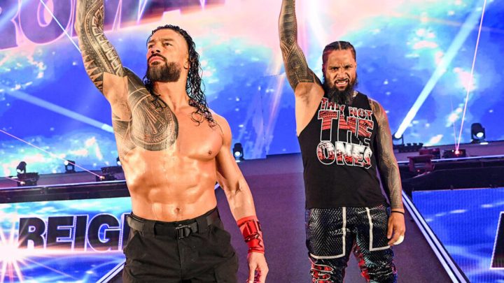 Noticias detrás del escenario sobre por qué Bloodline Six-Man Tag no apareció en el evento principal WWE Crown Jewel