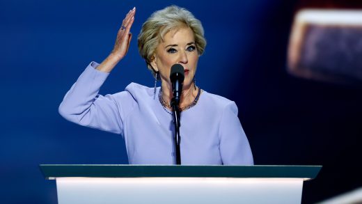 Se informa que Linda McMahon es "muy probable" que se una al gabinete de la nueva administración Trump