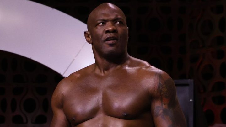 Shelton Benjamin habla de sentirse reprimido y tener 'las riendas' en AEW