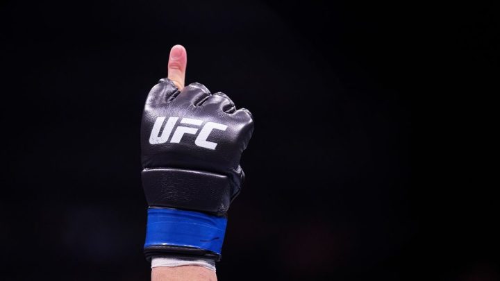 UFC 309 contará con una versión anterior de guantes