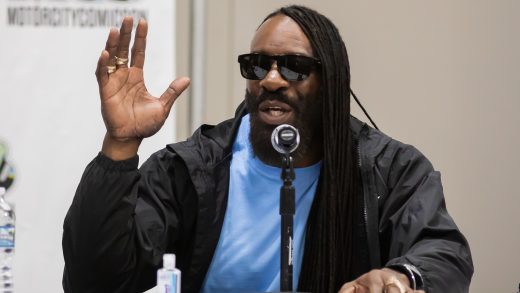 El miembro del Salón de la Fama de la WWE, Booker T, nombra a los luchadores más duros del negocio