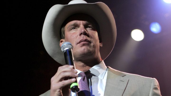 El miembro del Salón de la Fama de la WWE, JBL, recuerda el incidente de perfilamiento racial en la carretera