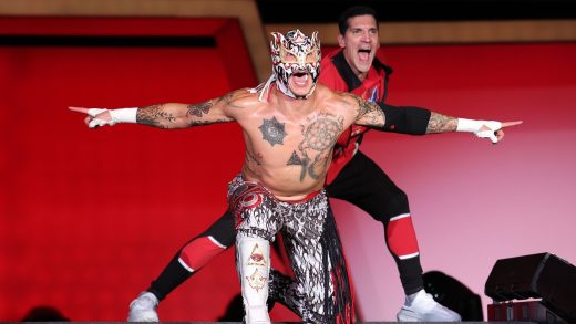 Actualización entre bastidores sobre la tumultuosa situación entre AEW y Rey Fénix