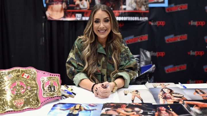 Britt Baker de AEW explica cómo la actriz original de Karate Kid consiguió su papel en Cobra Kai