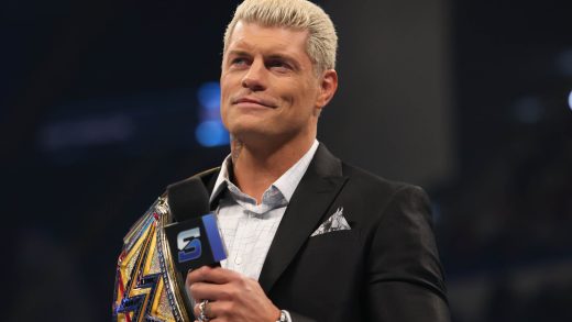 Cody Rhodes salió de WWE SNME en camilla después de recibir el remate del viejo Kevin Owens