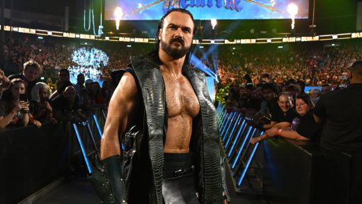 Drew McIntyre regresa a WWE Raw y elimina a Sami Zayn después del combate con Seth Rollins