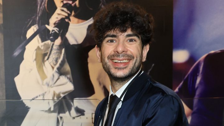 El CEO de AEW, Tony Khan, aborda las críticas a la promoción