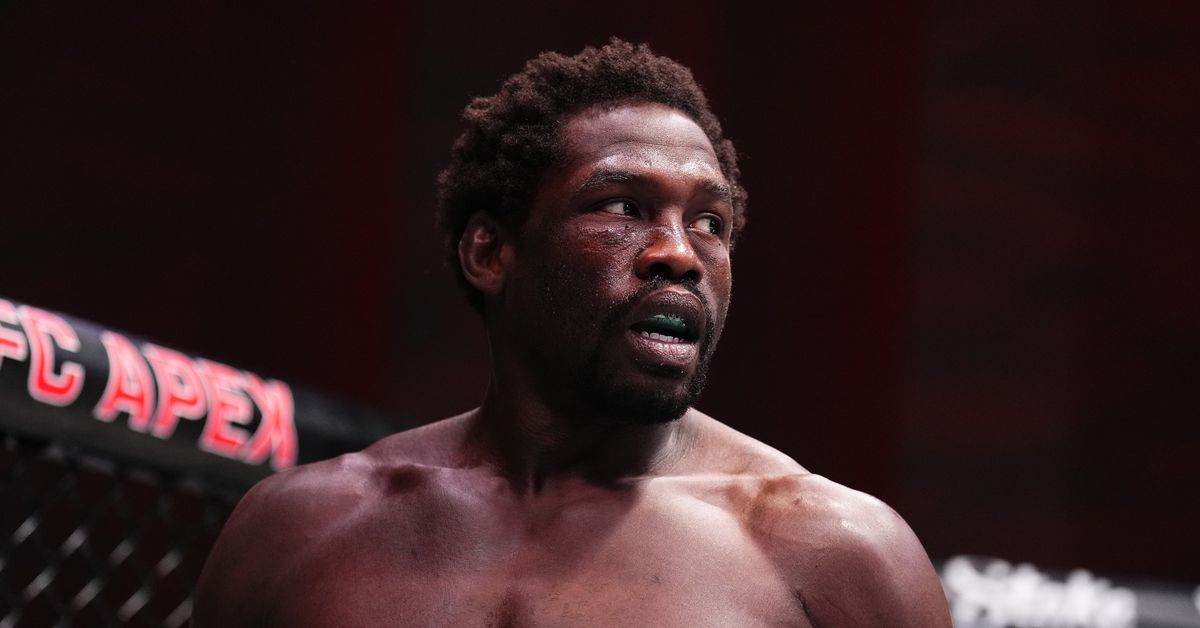 Jared Cannonier vs.Gregory Rodrigues anunciado para el evento principal de UFC Vegas 102