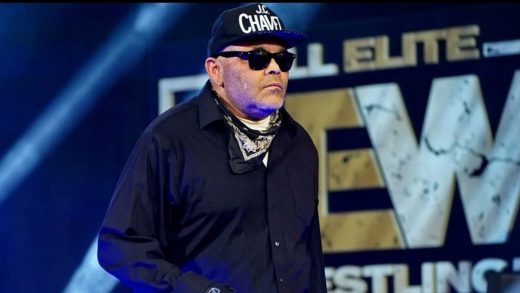 Konnan dice que esta estrella de AEW hace demasiados trabajos