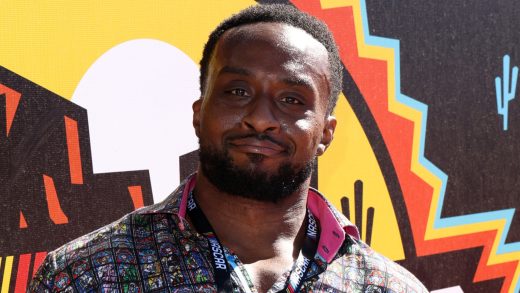 La estrella de la WWE, Big E, recuerda haber crecido con depresión y luchar con su imagen corporal