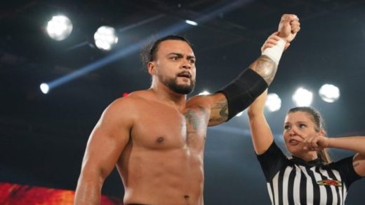 Mike Santana se muestra sincero sobre los pros y los contras de su experiencia en AEW