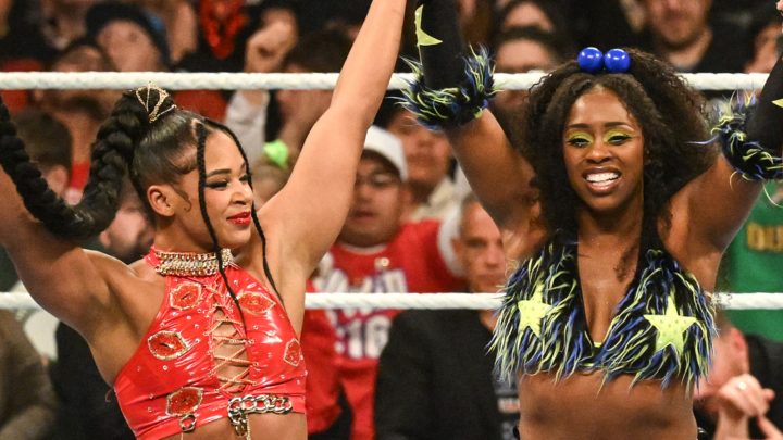 Naomi obtiene un pin para retener los títulos femeninos en parejas de la WWE junto a Bianca Belair en SmackDown