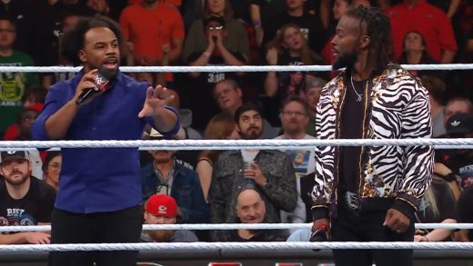 New Day se niega a explicar Heel Turn en WWE Raw después de que la multitud los abucheara y los sacara de Wichita