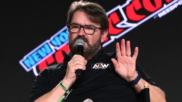 Tony Schiavone elogia la reciente sede de AEW y espera que regresen todos los años en el futuro