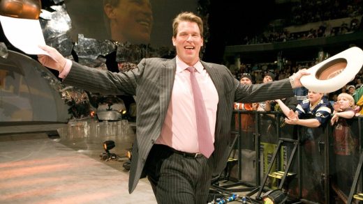 El miembro del Salón de la Fama de la WWE, JBL, nombra las estrellas de la WWE con las que le hubiera gustado trabajar