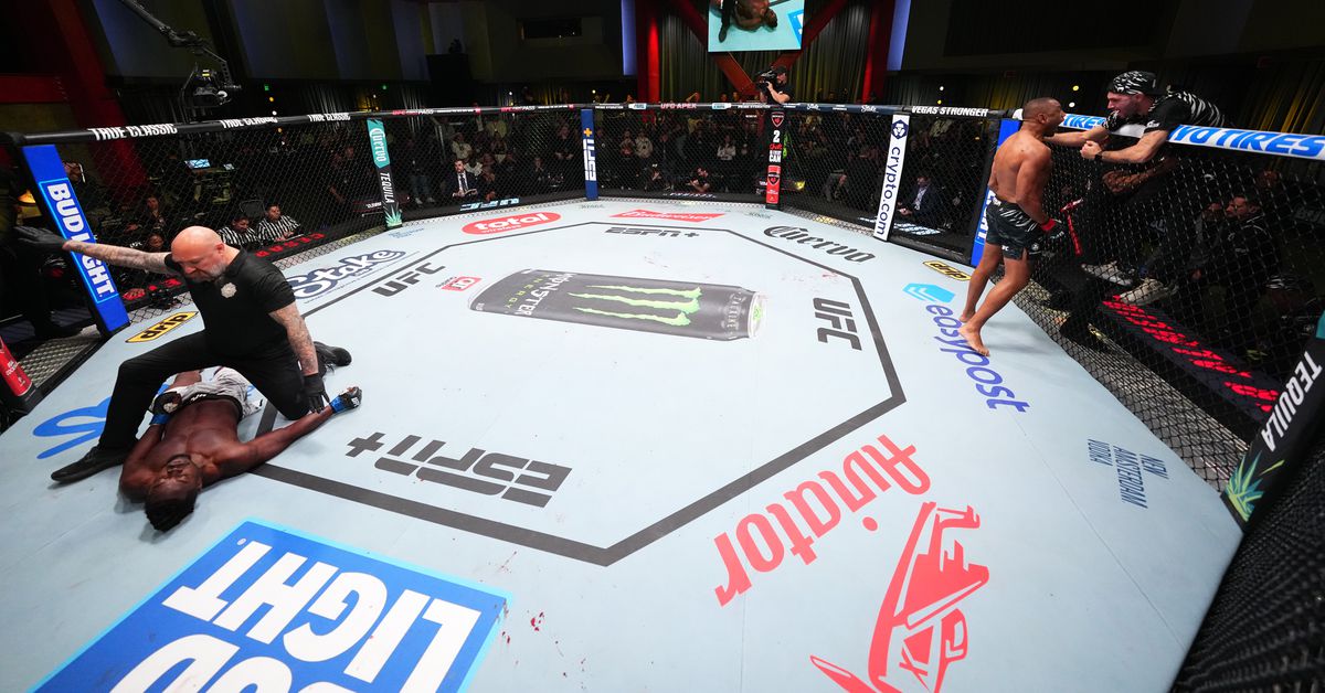 'No hay nada que pueda hacer más que llorar hasta quedar dormido': Abdul Razak Alhassan publica los primeros comentarios después de la aterradora derrota en UFC Vegas 101
