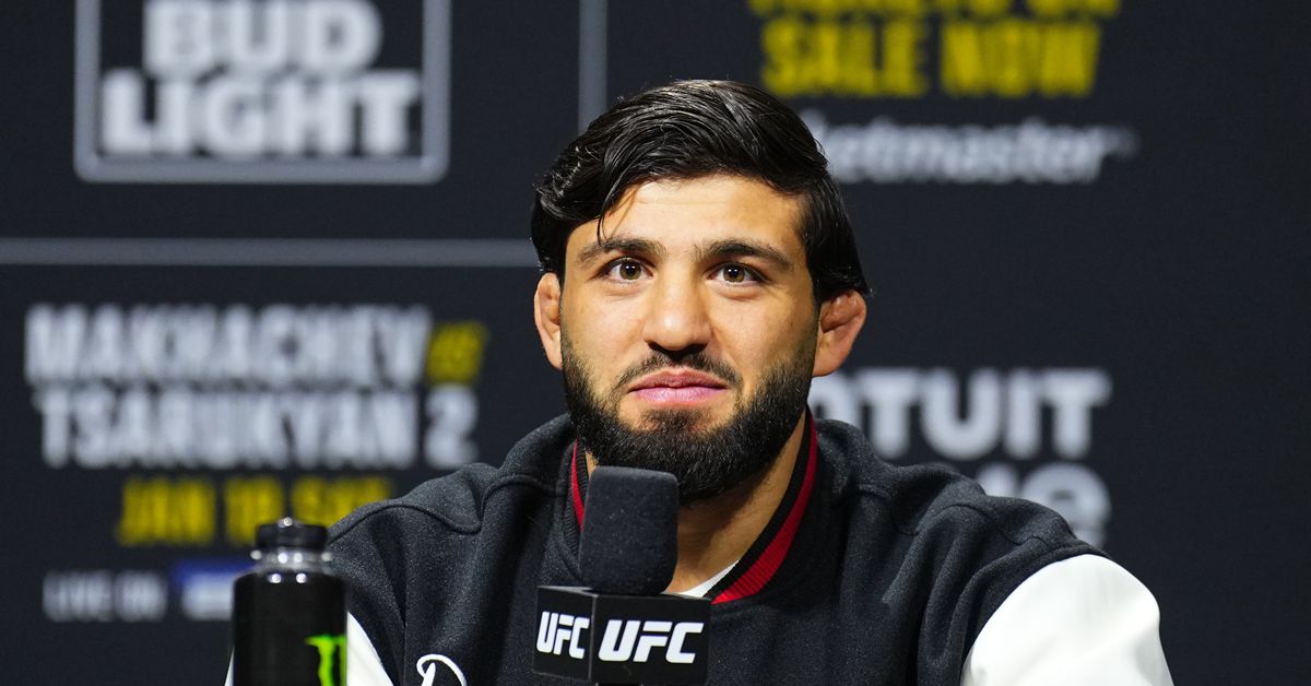 Arman Tsaurkyan continúa provocando planes para desatar un movimiento súper secreto 'nunca visto en UFC'