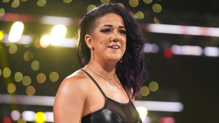 Bayley cambia de marca WWE y se declara para el Royal Rumble femenino de 2025