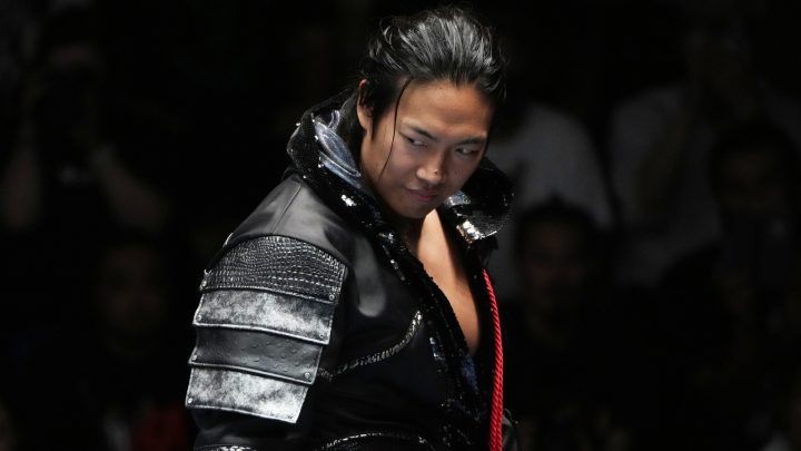 Detalles detrás del escenario sobre el estado de Konosuke Takeshita en AEW después de firmar el contrato con NJPW