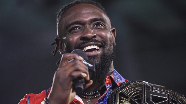 El campeón de WWE NXT, Oba Femi, admite haber exagerado levemente el acento