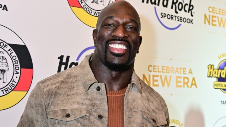 El embajador global de la WWE, Titus O'Neil, detalla el inicio del viaje de la lucha libre profesional