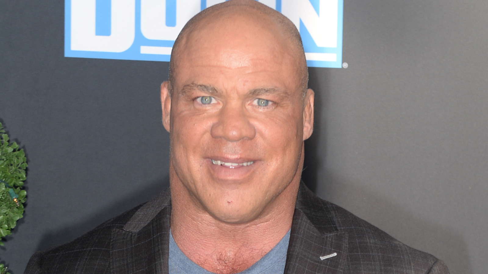 Kurt Angle discute la historia de la paternidad de la WWE, cómo debería haber terminado