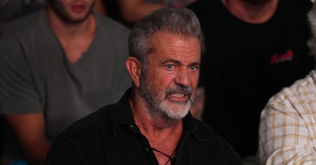 Mel Gibson explica por qué casi se pone a llorar en evento de UFC