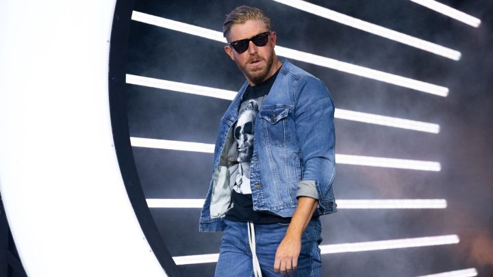 Orange Cassidy habla sobre el entorno detrás del escenario de AEW