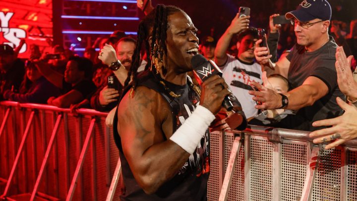 R-Truth explica cómo hizo que el título 'feo' de WWE 24/7 fuera 'hermoso'