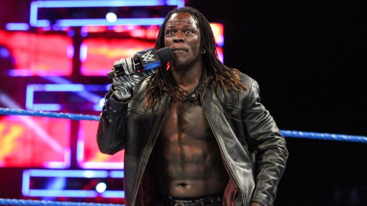 R-Truth quiere que esta leyenda de la WWE lo incluya en el Salón de la Fama