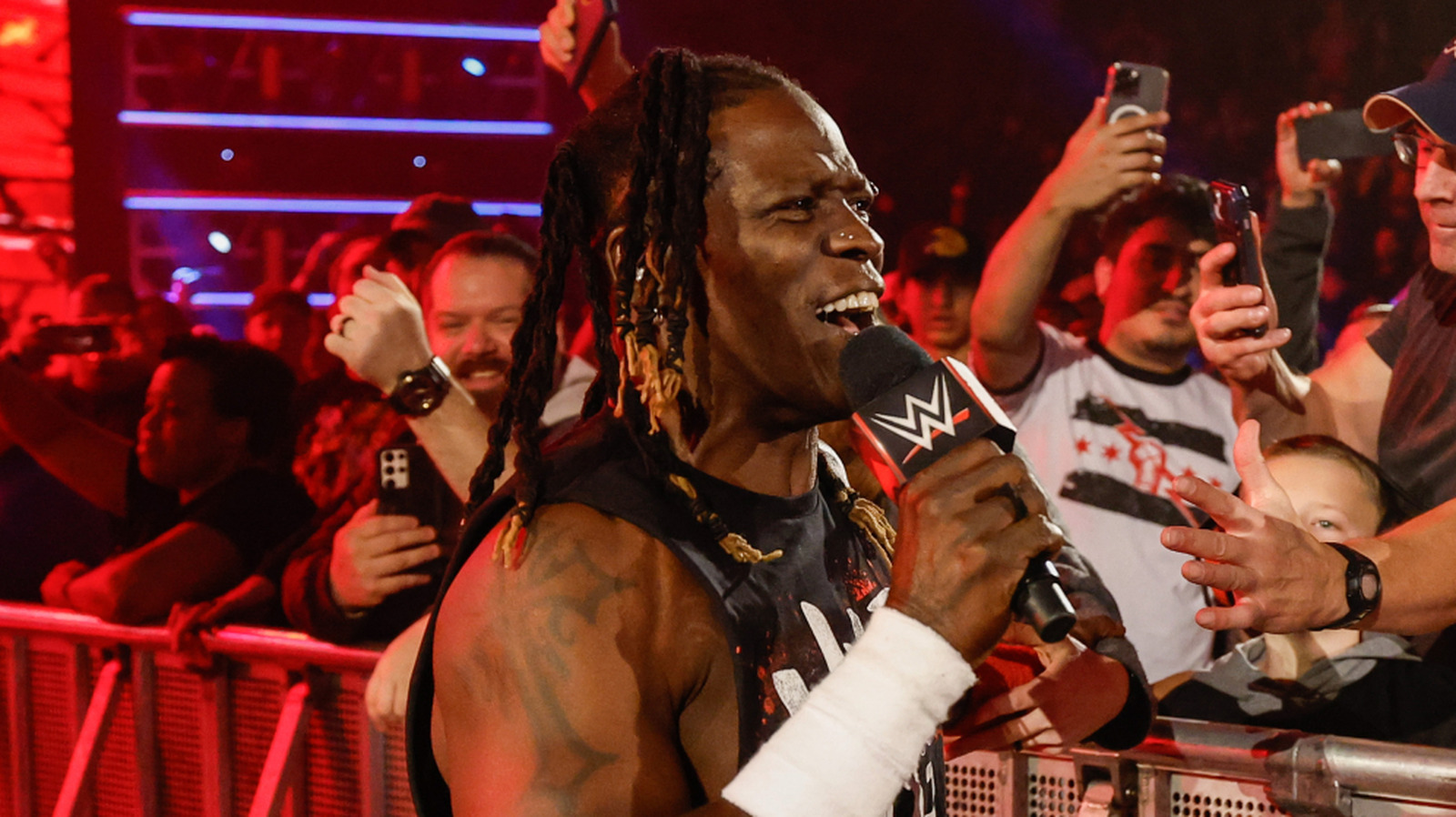 R-Truth recuerda el 'momento de la lista de deseos' de WWE Raw