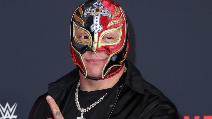 Rey Mysterio anuncia su entrada al Royal Rumble masculino en WWE SmackDown