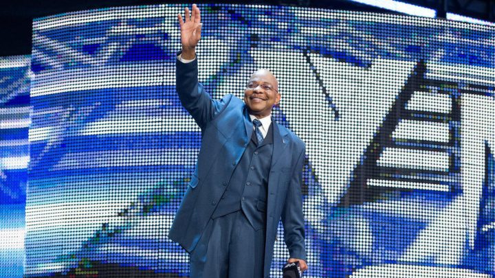 Teddy Long opina sobre la rumoreada idea del campeonato de jefe tribal de la WWE