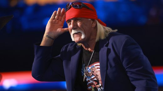 Todo el mundo está haciendo el mismo chiste de Iron Sheik después de que Hulk Hogan fuera abucheado sin piedad