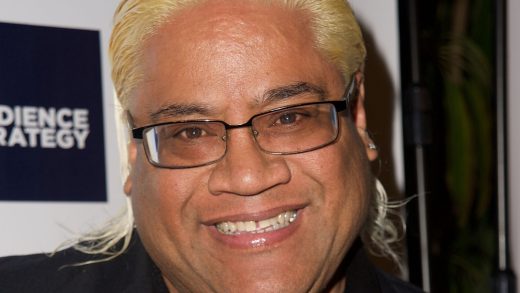 El miembro del Salón de la Fama de la WWE, Rikishi, felicita a Gunther por demostrar que está equivocado