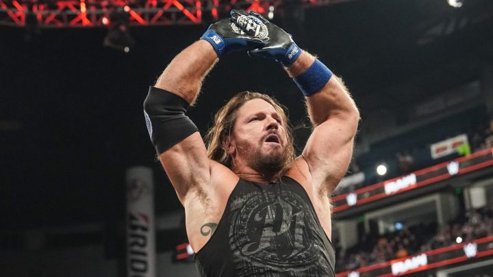 AJ Styles defiende la posición de WWE Hofer en Creative