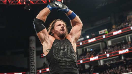 AJ Styles esquiva a Bron Breakker Ataque después de ganar WWE Raw