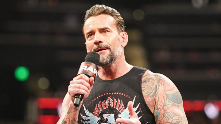 CM Punk desea que la gente arroje algo a esta estrella de la WWE