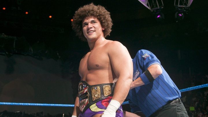 El Carlito de WWE habla de la técnica de masticación de manzana, explica por qué ya no puede escupir a Apple