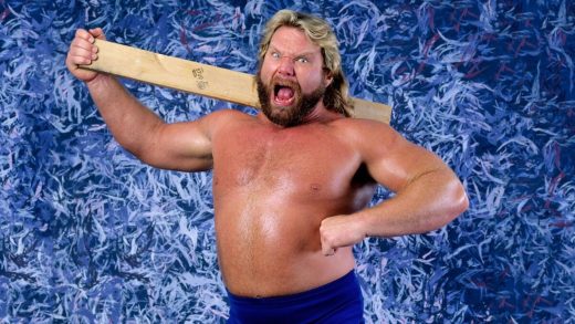 Holsaw Jim Duggan explica cómo Triple H trata a las leyendas de la WWE de manera diferente