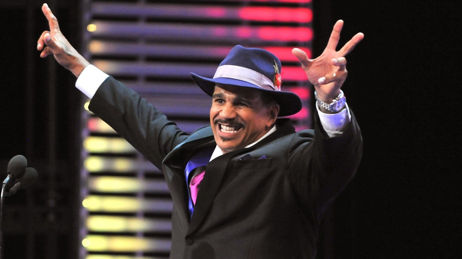 JBL comparte desventuras en el camino con el Salón de la Fama de la WWE el Padrino