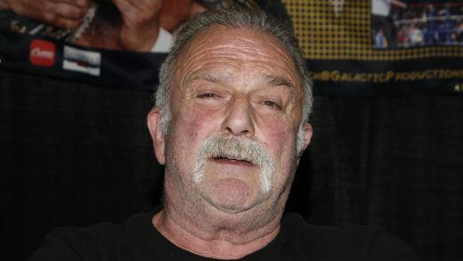 Jake Roberts de AEW recuerda el peor disparo de silla sin protección que jamás haya tomado en la cabeza